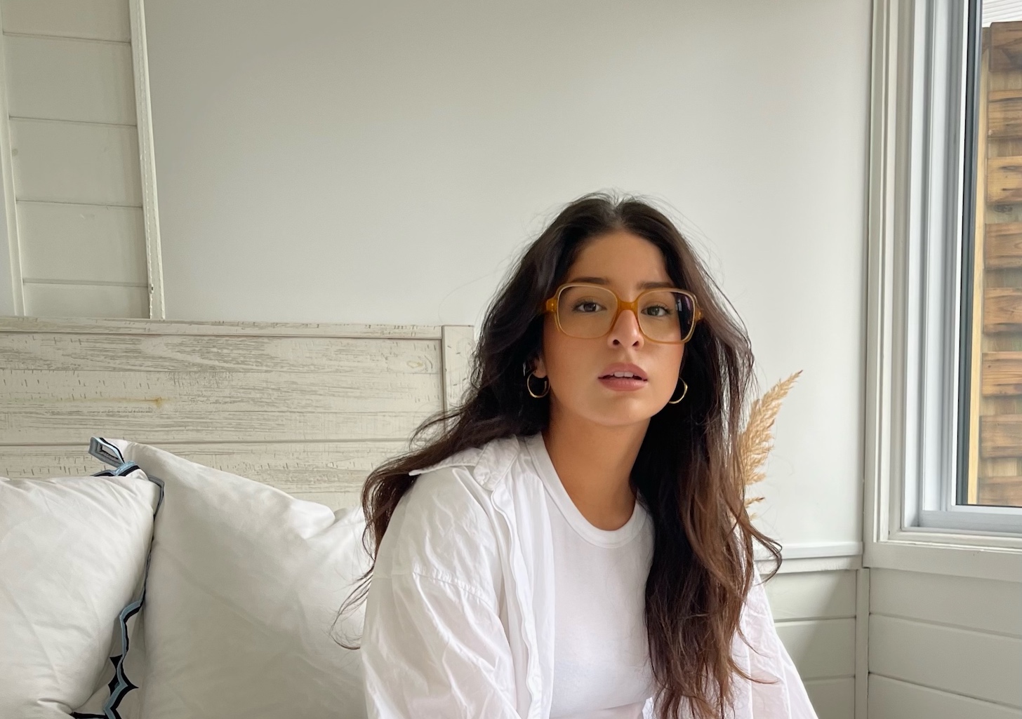 How to style clear frame glasses Clearly Blog Eye Care & Eyewear Trends